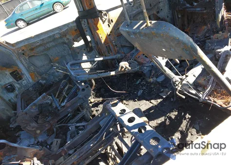 2006 Chrysler Town & Country Lx from USA, damaged, VIN 2A4GP44R26R831681